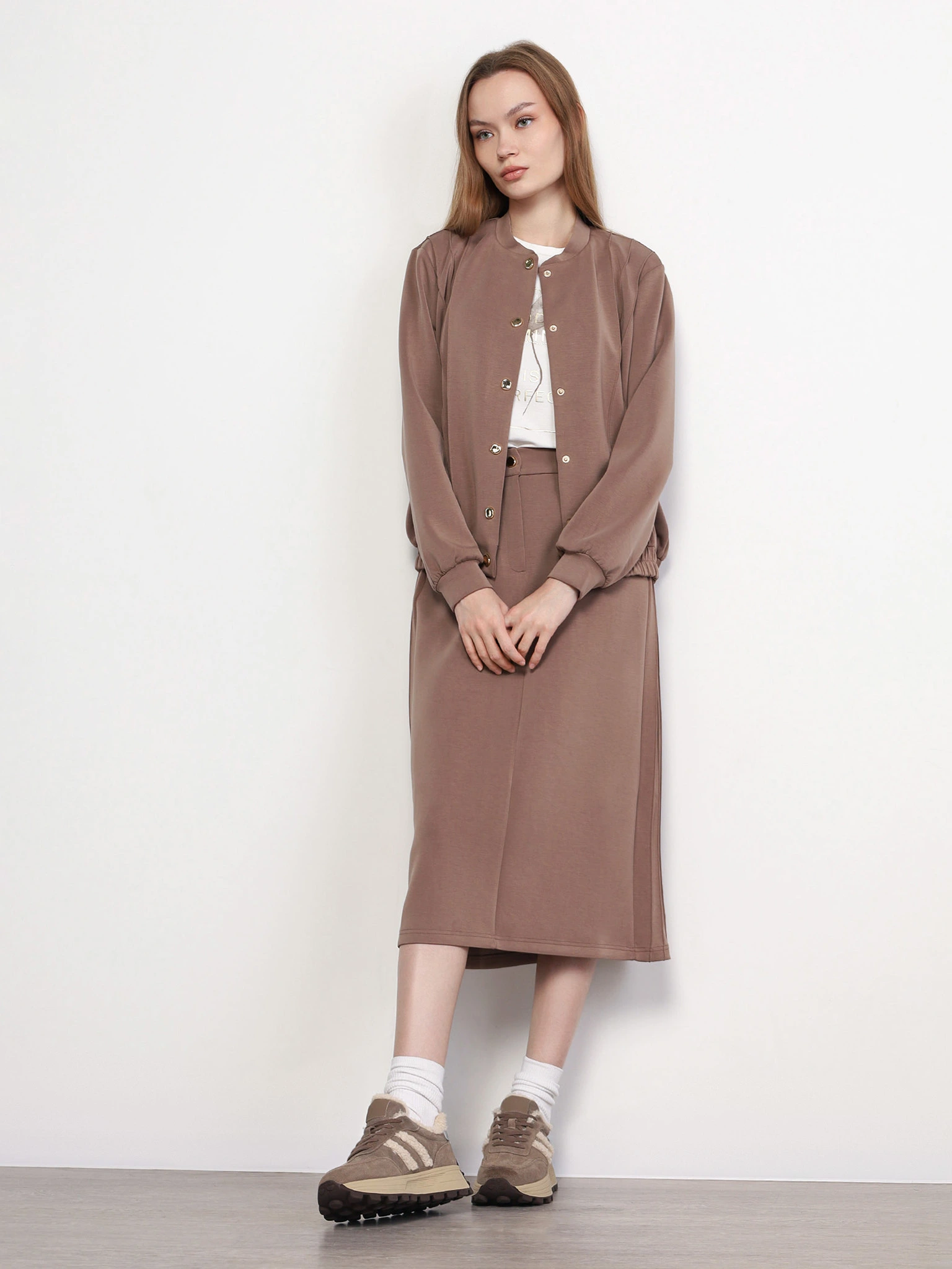 Жакет трикотажный бежевого цвета прямого кроя